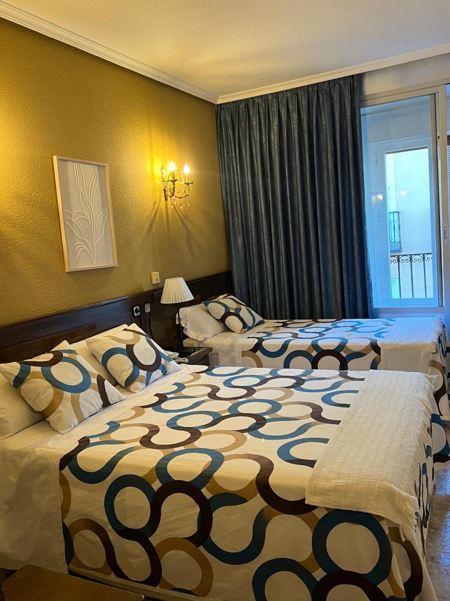 Hostal Sonsoles Madrid-Centro Bagian luar foto