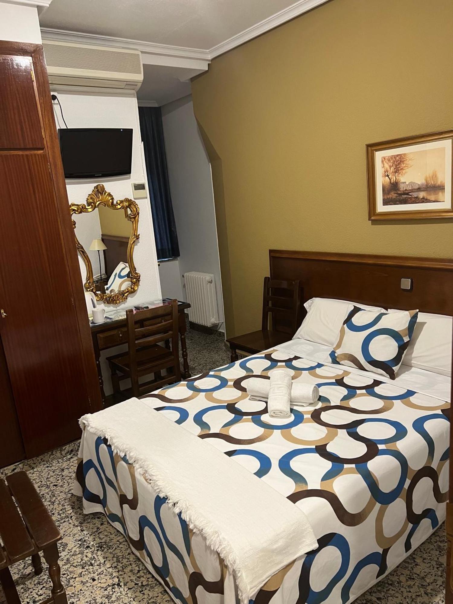 Hostal Sonsoles Madrid-Centro Bagian luar foto