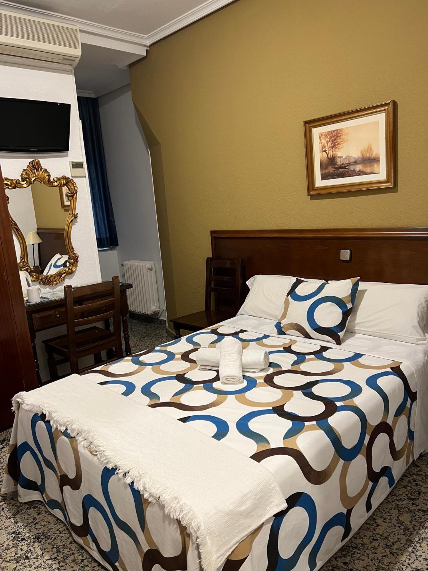 Hostal Sonsoles Madrid-Centro Bagian luar foto