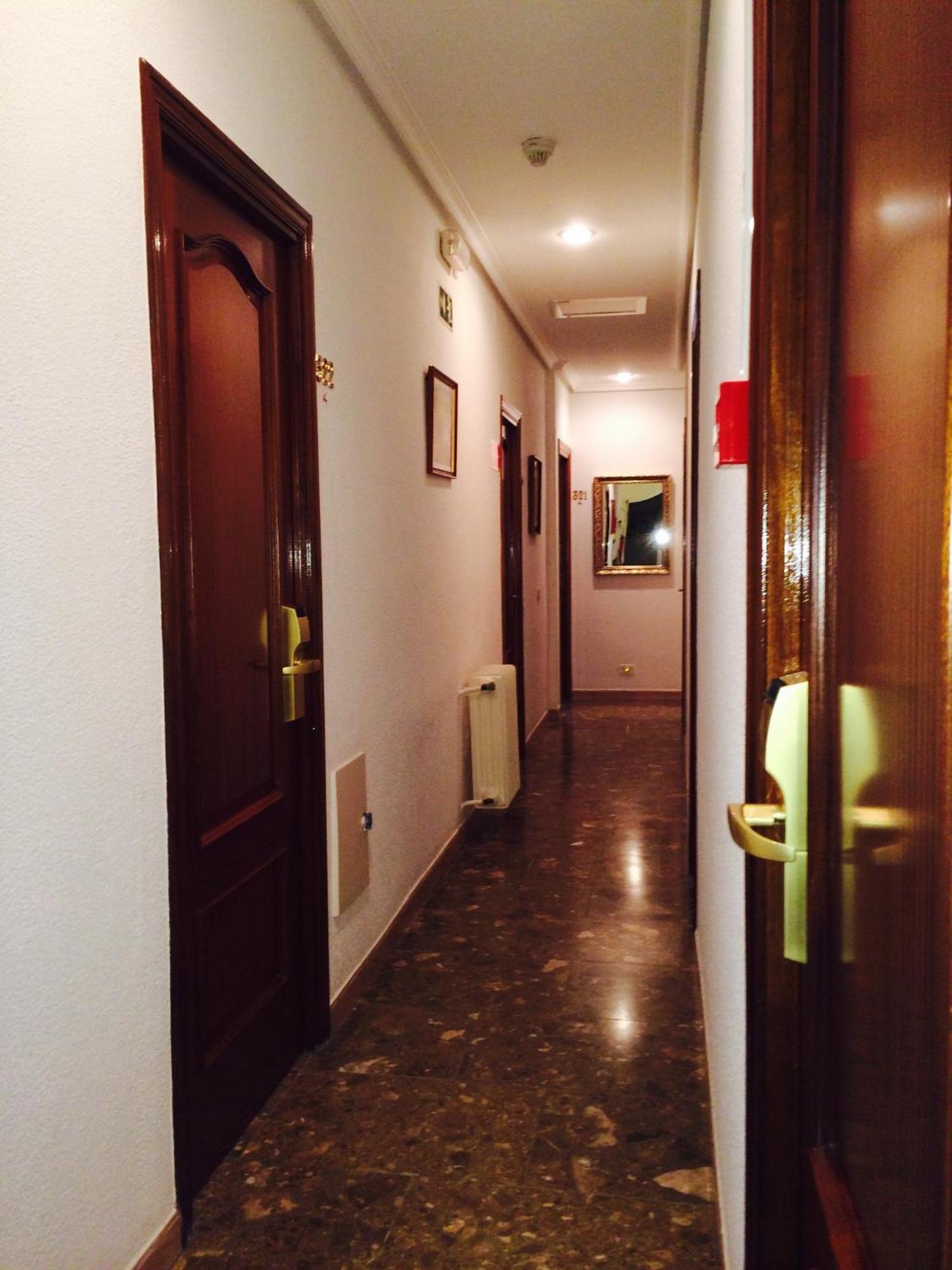 Hostal Sonsoles Madrid-Centro Bagian luar foto